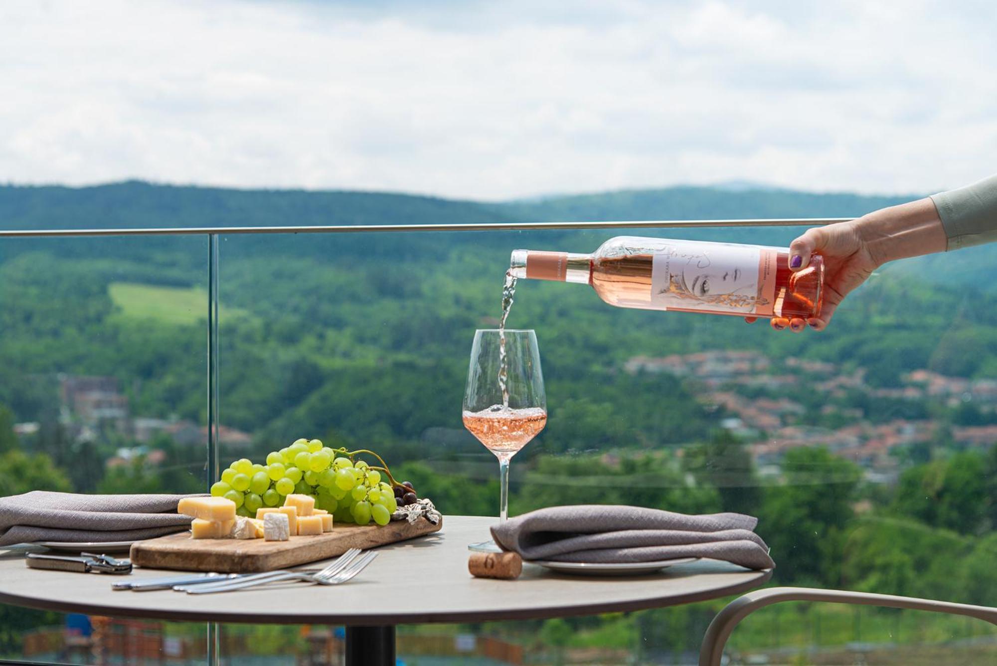 Wine & Spa Hotel Chukara Trjavna Buitenkant foto